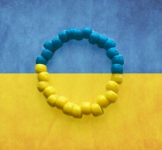Pomoc Ukrainie: Bransoletka z koralikÃ³w